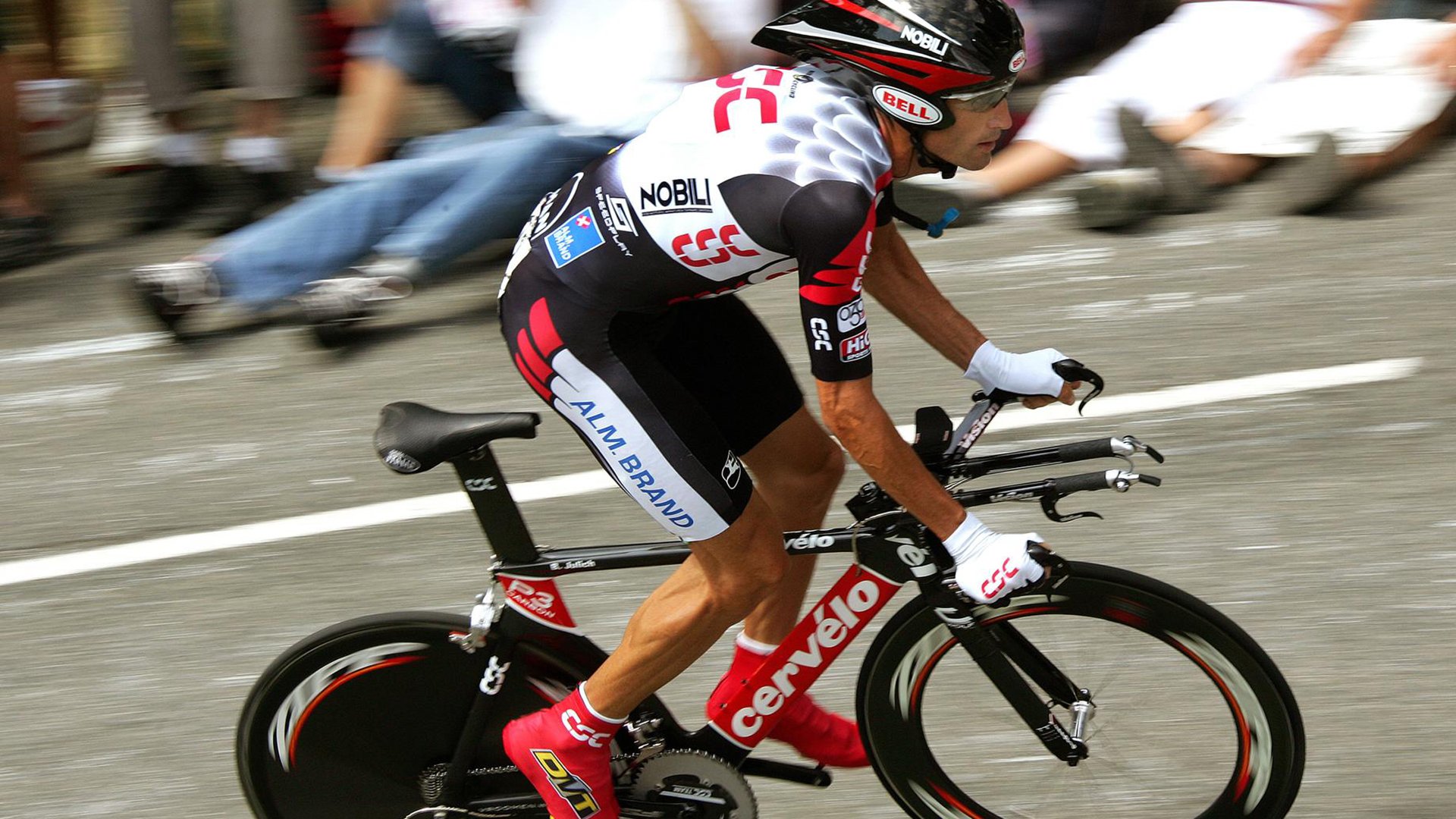 开云APP-钢铁脊梁，奥恰洛夫如何化身夜尽天明的守护者，载着法国队逆流而上