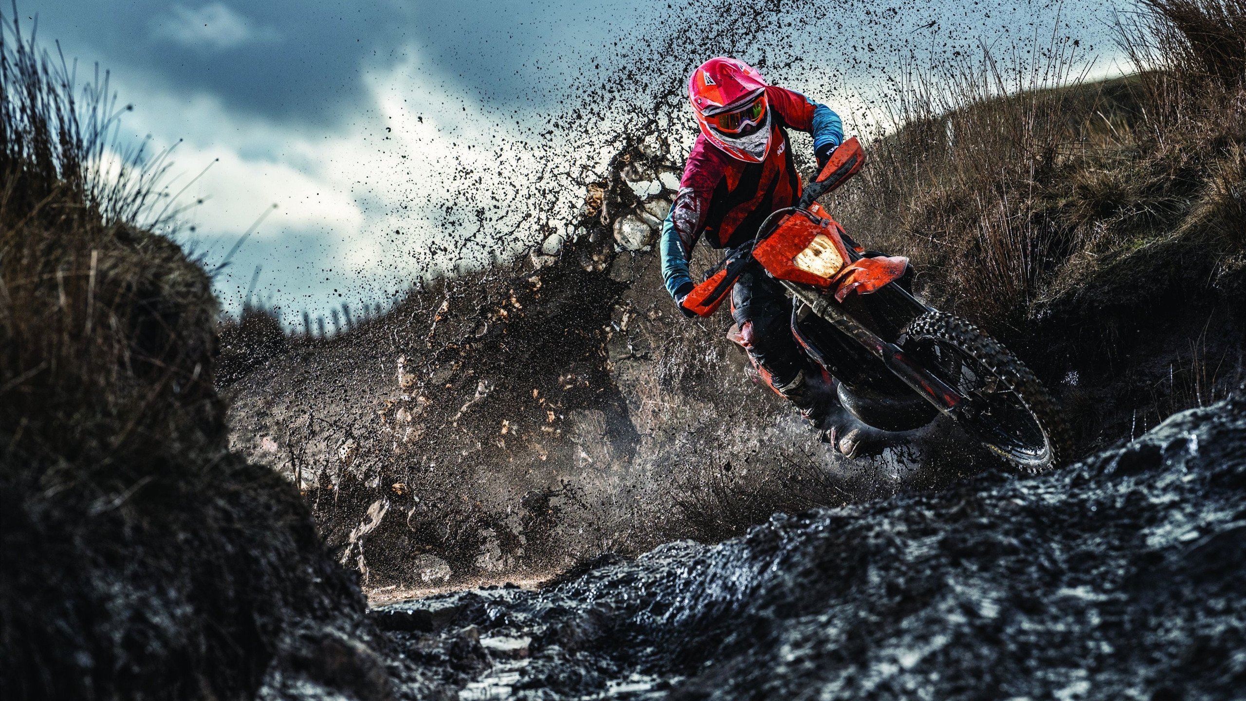 开云体育官方网站-以弱胜强的传奇，佩雷兹关键超车助威廉姆斯力压法拉利